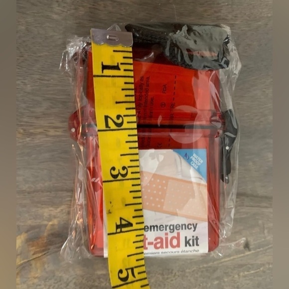 BioSwiss Emergency First-Aid Kit 13 pcs Water Proof Case - Picture 6 of 6